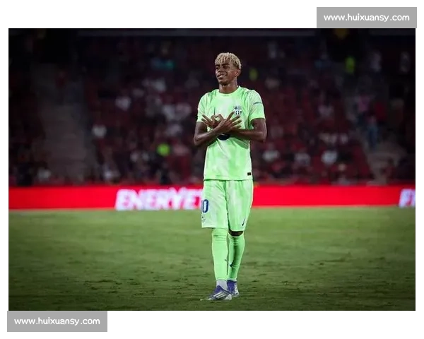 巴萨 10 号传承：亚马尔正式接过传奇球衣，开启新时代