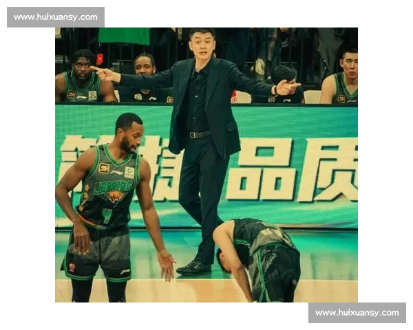 辽宁男篮夏训正式启动!杨鸣治军严苛 + 形象亮眼,弗格离队后内线重建迫在眉睫