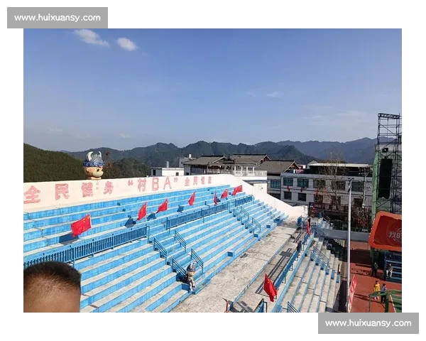 网红达人助阵村 BA 环江非遗打铁花燃爆夏夜